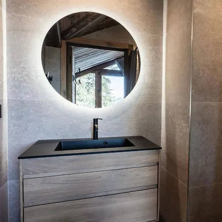 Penthouse In Moriond Belvedere District 아파트
